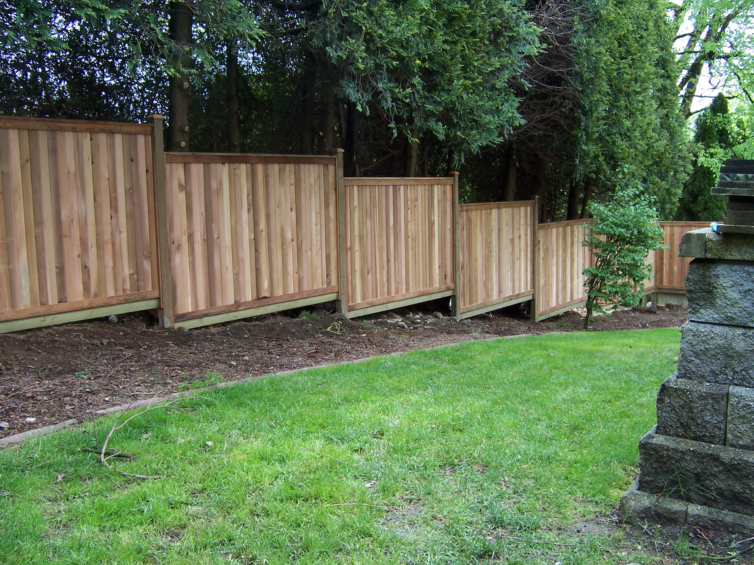Building a fence on sloped ground. | agfence